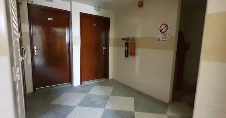 للايجار عمارة بالشارقة