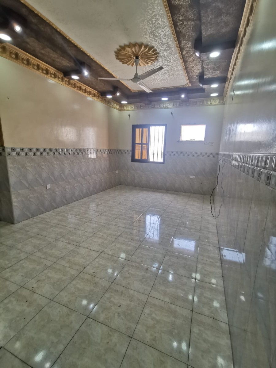 للإيجار شقة في الرفاع الغربي بالقرب من معجنات آدم