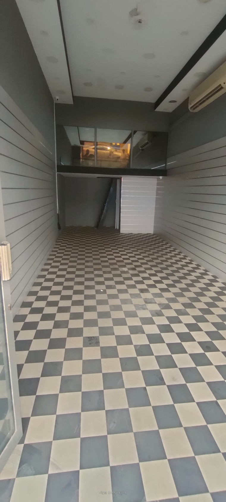 تجاري للإيجار في القضيبيه