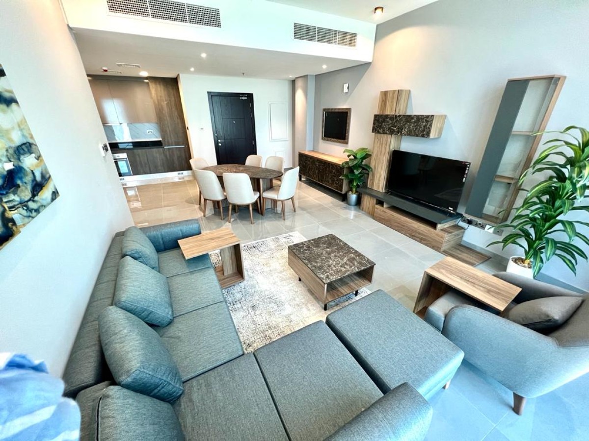 للايجار شقة مفروشة ومطلة عالبحر في وسط المنامة