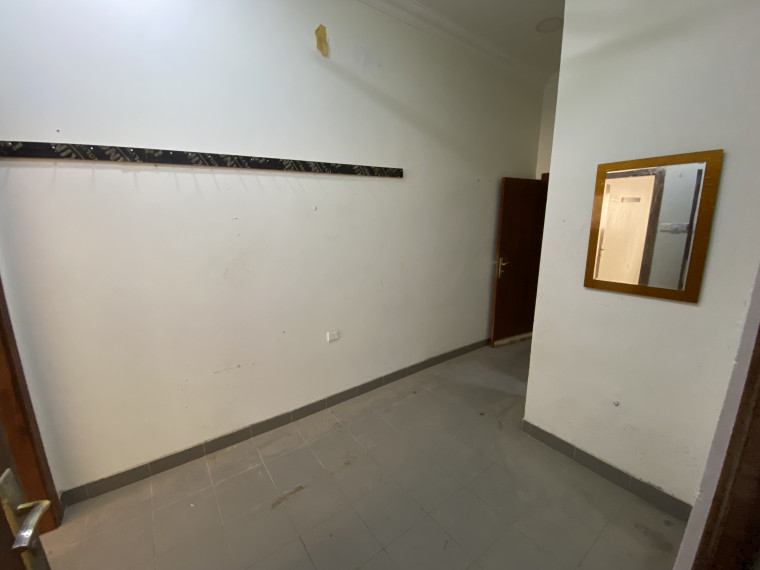 بنايه للإيجار في وسط المنامه