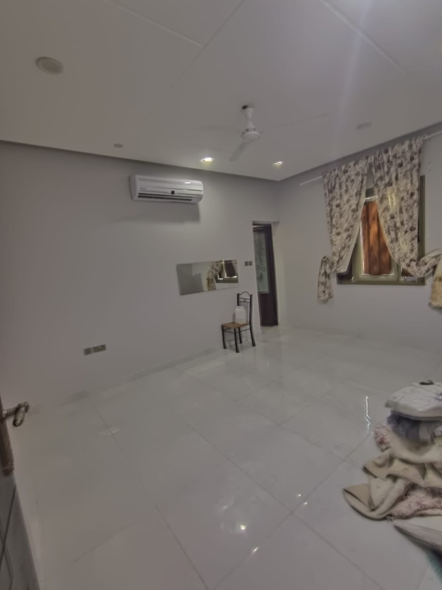 شقة للإيجار نص مفروشة في الحجيات