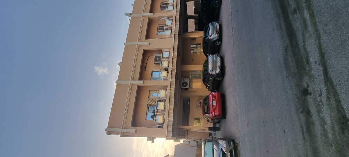 للإيجار شقة في عاليجري الشيختتكون من غرفتينوحمامين وصالة ومطبخ وموقف وسكورتيالمطلوب 150 دينارغير شامل39993932 عبدالفتاح حسن مسار المستقبل للعقارات مطلوب جميع العقارات من المالك مباشرة. https://instagram.com/masar.bh?igshid=YmMyMTA2M2Y=