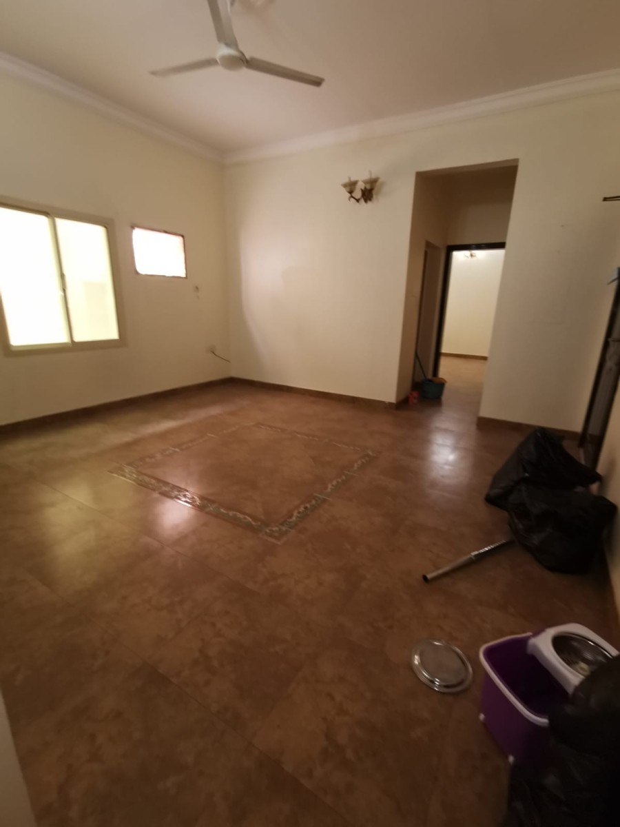 للإيجار شقة راقية في الرفاع الشرقي بالقرب من مركز الشرطة