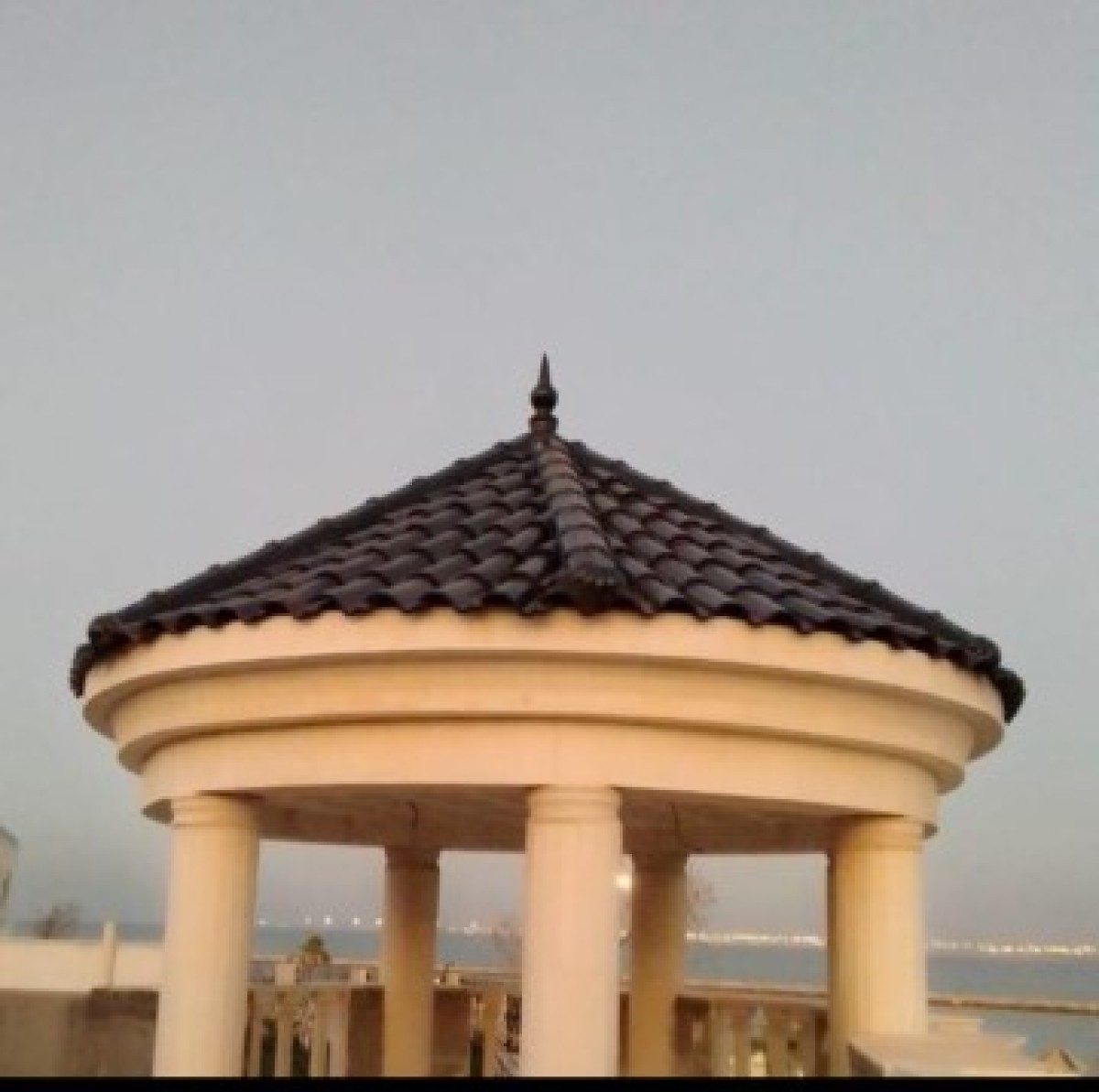 معلم قراميد والحديد توريدووتركيب جميع انواع قراميد والحديد