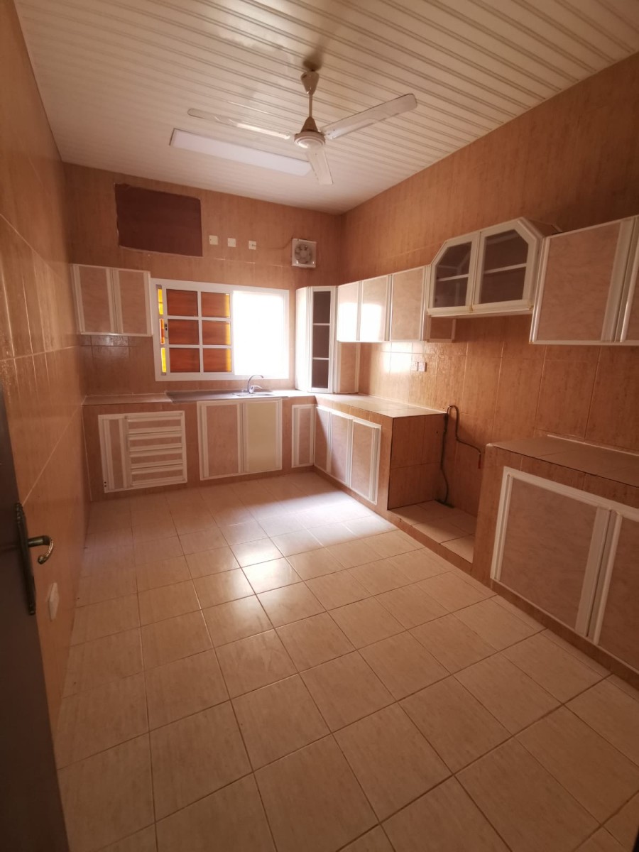 شقة للإيجار في الحجيات قرب رامز