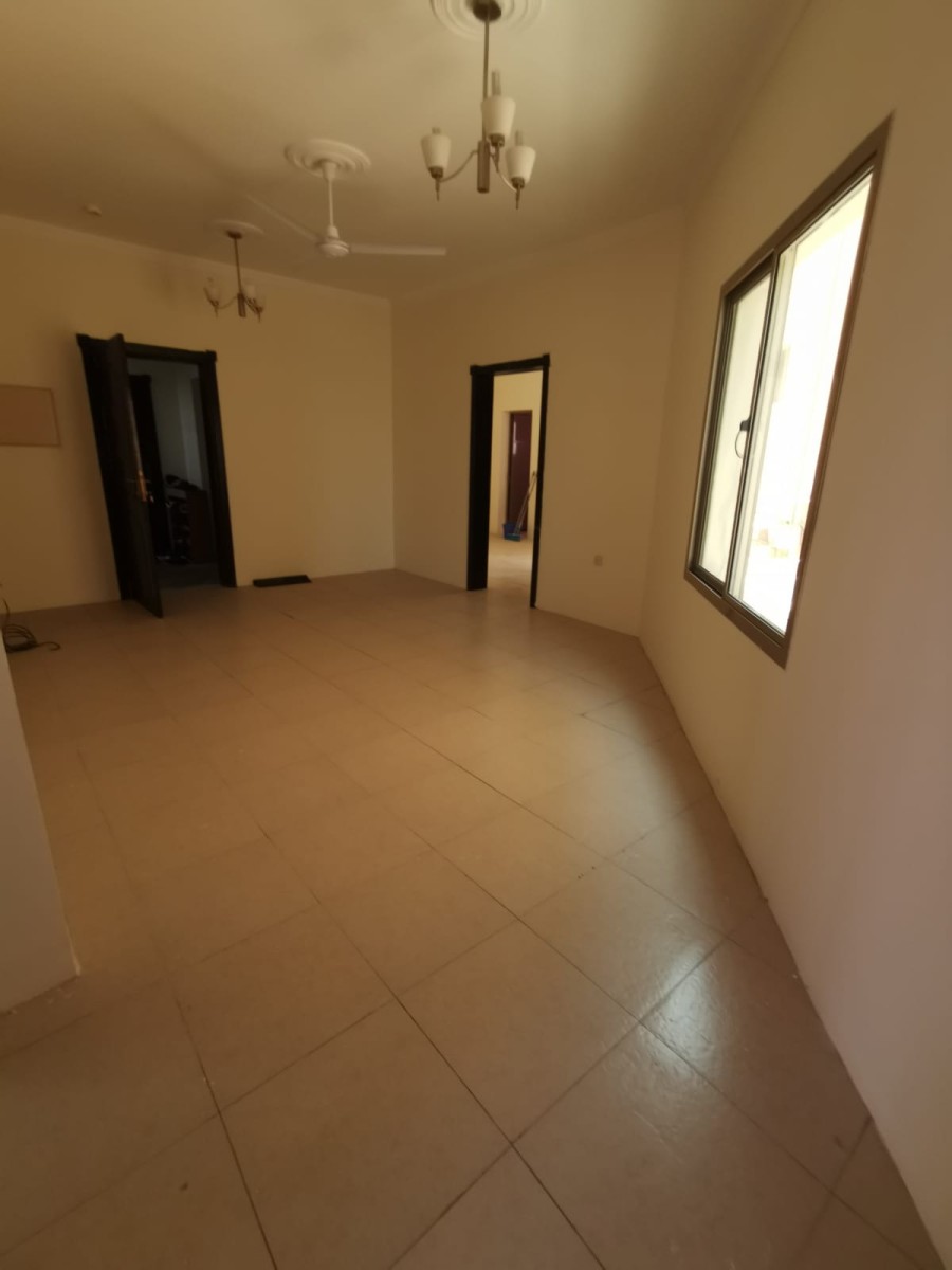 للإيجار شقة في الرفاع الشرقي بالقرب من مركز الشرطة