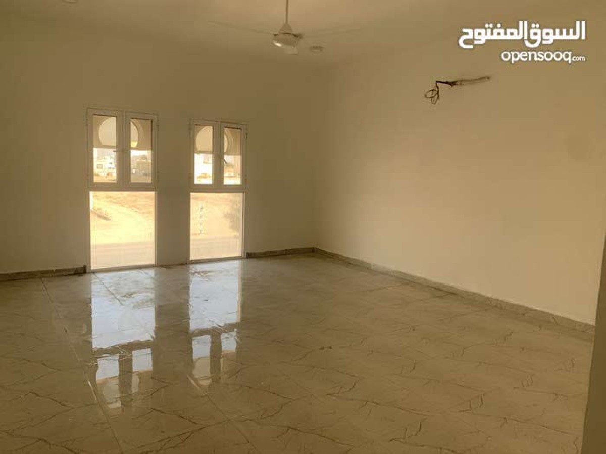 منزل كبير للإيجار - الهرم الخامسة