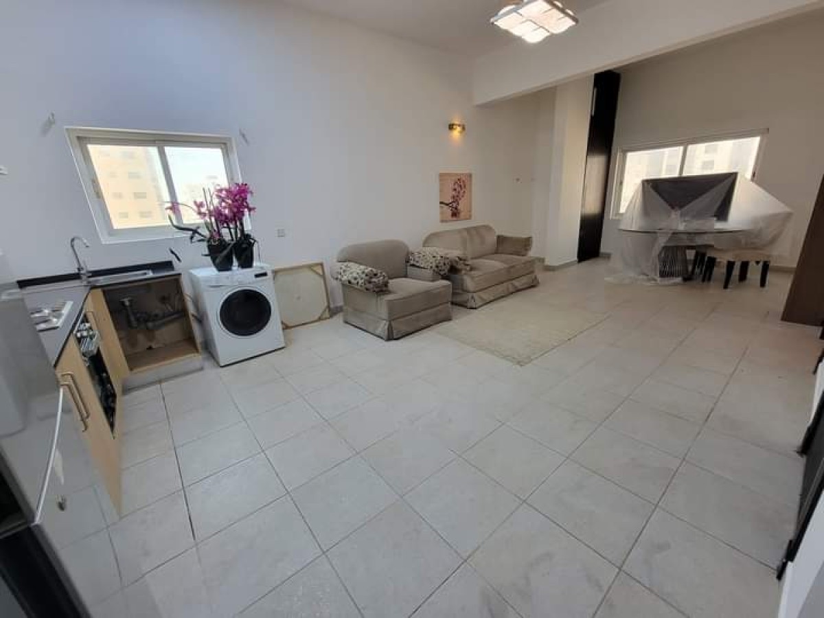 شقه للايجار مفروش شامل الكهرباء في الجنبيه